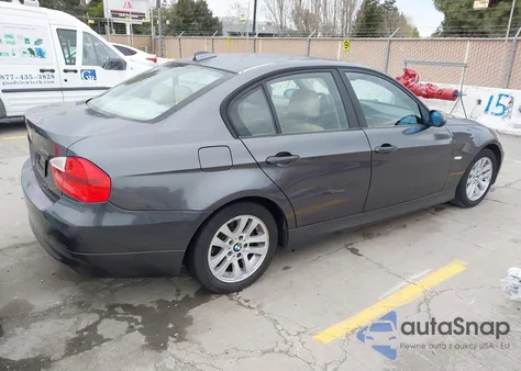 2006 BMW 325I z USA, uszkodzony, nr VIN WBAVB13576KR65882